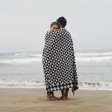 Load image into Gallery viewer, Gatsby Twill Throw Blanket