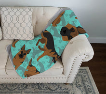 Load image into Gallery viewer, German Shepherd Quilted Blanket 50x60