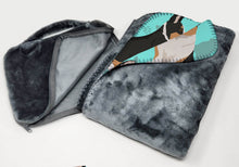 Load image into Gallery viewer, Tricolor Cardigan Corgi Soft Travel Blanket with Bag