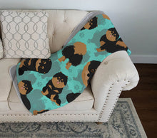 Load image into Gallery viewer, Black and Tan Pomeranian Quilted Blanket 50x60
