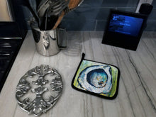 Load image into Gallery viewer, Blue Rock Oyster Pot Holders - Set of 2 Decorative Kitchen Helpers | Made in the USA MW1308PTHD