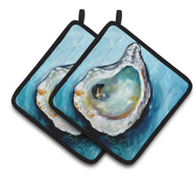 Load image into Gallery viewer, Oyster J Mac Pot Holders - Set of 2 Decorative Kitchen Helpers | Made in the USA MW1332PTHD