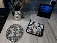 Load image into Gallery viewer, Melted Heart Pot Holders - Set of 2 Decorative Kitchen Helpers | Made in the USA MW1337PTHD
