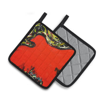 Load image into Gallery viewer, Scared Crow Pot Holders - Set of 2 Decorative Kitchen Helpers | Made in the USA MW1348PTHD