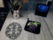 Load image into Gallery viewer, Martin's Grapes Pot Holders - Set of 2 Decorative Kitchen Helpers | Made in the USA MW1362PTHD