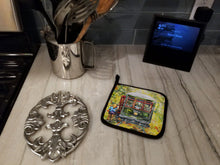 Load image into Gallery viewer, Saint Charles No. 922 Streetcar Pot Holders - Set of 2 Decorative Kitchen Helpers | Made in the USA