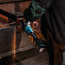 Load image into Gallery viewer, Makita GAG14M1 40V max XGT® Brushless Cordless 4‑1/2” / 6" Paddle Switch Angle Grinder Kit, with Electric Brake (4.0Ah)