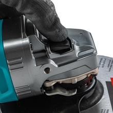 Load image into Gallery viewer, Makita GAG14M1 40V max XGT® Brushless Cordless 4‑1/2” / 6" Paddle Switch Angle Grinder Kit, with Electric Brake (4.0Ah)