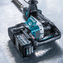 Load image into Gallery viewer, Makita GRH05M1 40V max XGT® Brushless 1‑9/16" SDS‑MAX AVT® Rotary Hammer Kit, AFT®, AWS® Capable (4.0Ah)