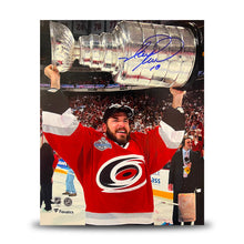 Load image into Gallery viewer, Mark Recchi 2006 Stanley Cup Champions Carolina Hurricanes Autographed 8" x 10" Hockey Photo