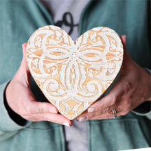 Load image into Gallery viewer, Ornate Pattern No 4 Pallet Hearts