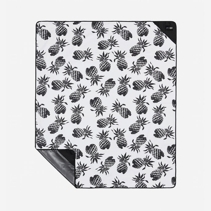 Pineapps Quick-Dry Picnic Blanket | Hoffman Fabrics x Slowtide