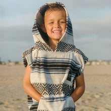 Load image into Gallery viewer, Oso Kids Poncho