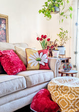 Load image into Gallery viewer, Tache Floral Loves Me Not Daisy Tapestry Throw Pillow Cover (9046)