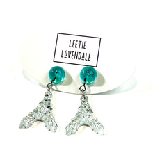 Load image into Gallery viewer, Silver Foil Ruffle Earrings