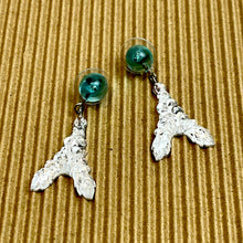 Load image into Gallery viewer, Silver Foil Ruffle Earrings