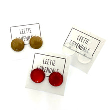 Load image into Gallery viewer, Clear Frosted Lucite Disc Stud Earrings