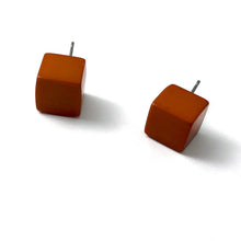 Load image into Gallery viewer, Nutmeg Brown Midi Cube Stud Earrings