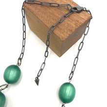 Load image into Gallery viewer, Light Emerald Moonglow Chunky Oval Stations Necklace