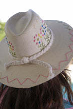 Load image into Gallery viewer, Floral Embroidered Hat