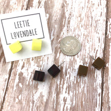 Load image into Gallery viewer, Black Lucite Midi Cube Stud Earrings
