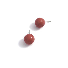 Load image into Gallery viewer, Cranberry Red Speckled Ball Stud Earrings