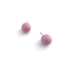 Load image into Gallery viewer, Lilac Ombre' Ball Stud Earrings