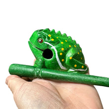 Load image into Gallery viewer, 3&quot; Medium Green Leaf Musical Percussion Frog