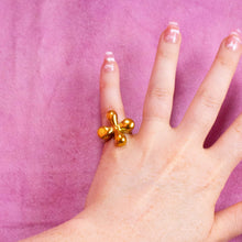 Load image into Gallery viewer, Chunky Crossed Titanium Ring
