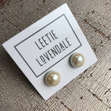 Load image into Gallery viewer, Antique Pearl Small Retro Button Stud Earrings