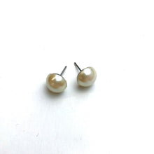 Load image into Gallery viewer, Cream Pearl Mini Retro Button Stud Earrings