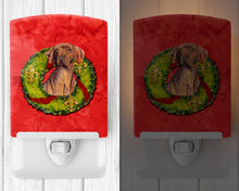 Load image into Gallery viewer, Vizsla Christmas Wreath Ceramic Night Light SC9085CNL