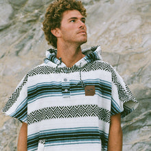 Load image into Gallery viewer, Oso Extra-Warm Poncho