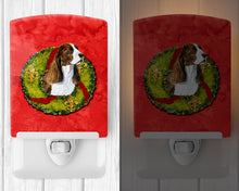 Load image into Gallery viewer, Springer Spaniel Cristmas Wreath Ceramic Night Light SS4200CNL