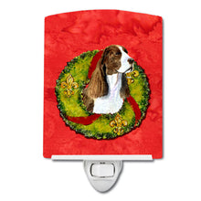 Load image into Gallery viewer, Springer Spaniel Cristmas Wreath Ceramic Night Light SS4200CNL
