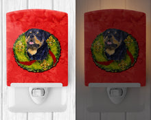 Load image into Gallery viewer, Rottweiler Cristmas Wreath Ceramic Night Light SS4211CNL