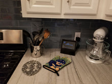 Load image into Gallery viewer, Rottweiler Oven Mitt SS8107OVMT