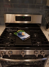 Load image into Gallery viewer, Sheltie Oven Mitt SS8142OVMT