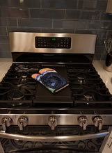 Load image into Gallery viewer, Chow Chow Oven Mitt SS8191OVMT