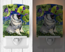 Load image into Gallery viewer, Keeshond Ceramic Night Light SS8249CNL
