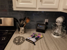 Load image into Gallery viewer, Papillon Oven Mitt SS8288OVMT