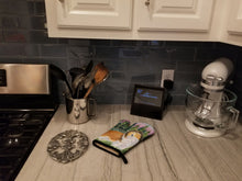 Load image into Gallery viewer, Sheltie Oven Mitt SS8321OVMT