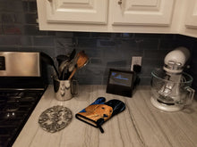 Load image into Gallery viewer, Starry Night Dachshund Oven Mitt SS8379OVMT