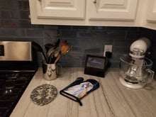 Load image into Gallery viewer, Starry Night Shih Tzu Oven Mitt SS8381OVMT
