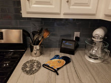 Load image into Gallery viewer, Starry Night Pomeranian Oven Mitt SS8396OVMT