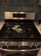 Load image into Gallery viewer, Manchester Terrier Oven Mitt SS8433OVMT