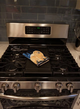 Load image into Gallery viewer, Starry Night Chow Chow Oven Mitt SS8454OVMT