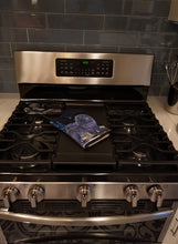 Load image into Gallery viewer, Starry Night Chow Chow Oven Mitt SS8456OVMT