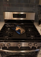 Load image into Gallery viewer, Starry Night Doberman Oven Mitt SS8462OVMT