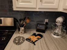 Load image into Gallery viewer, Starry Night Chow Chow Oven Mitt SS8488OVMT